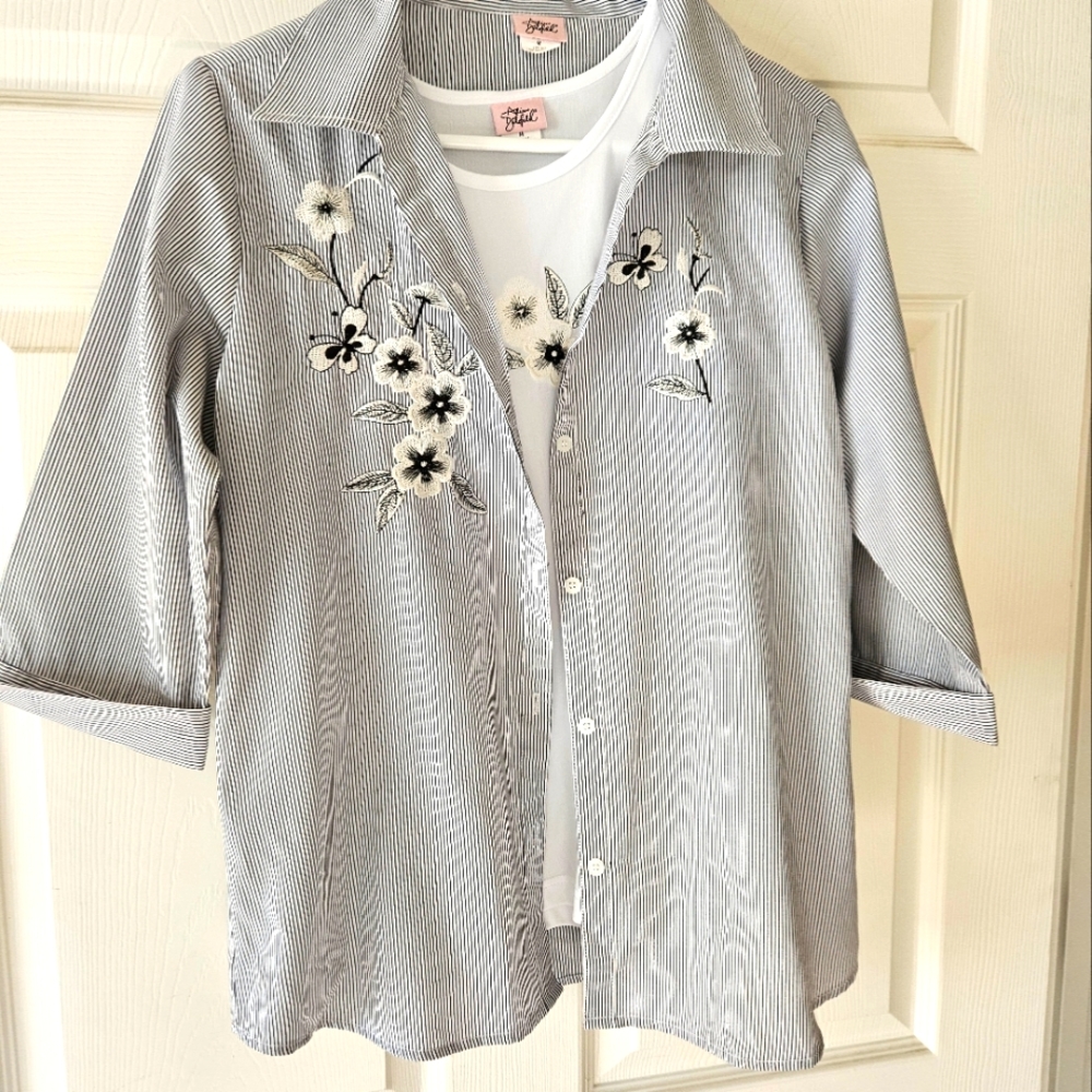 Ladies Navy White 2 piece Blouse Size M